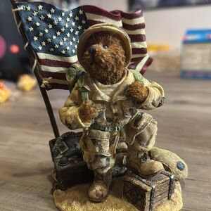 Boyd’s bears and friends American soldier statue